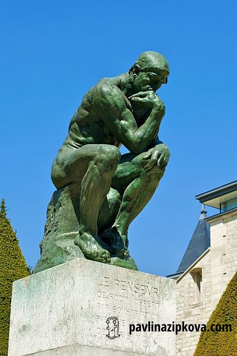 Auguste Rodin: Myslitel; bronzový odlitek, 1904. Foto Daniel  Stockman.